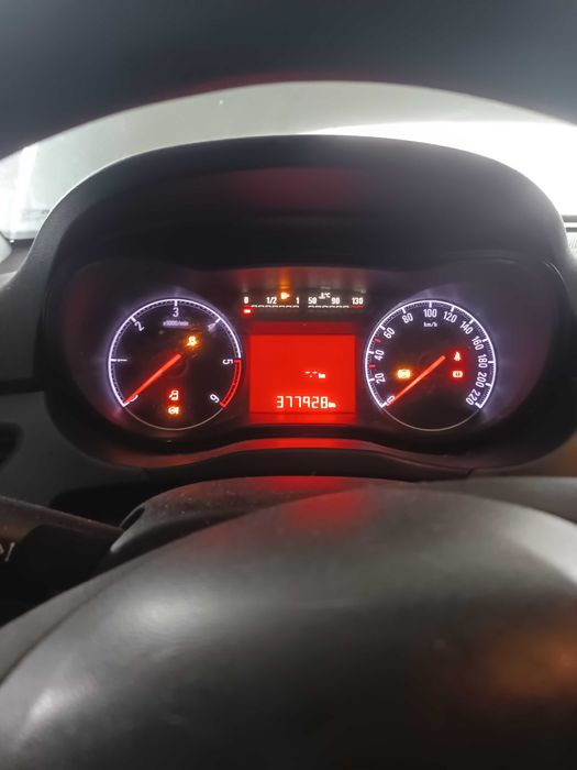 Opel Corsa Van 1.3 CDTI 2015 para pecas ou reparacao