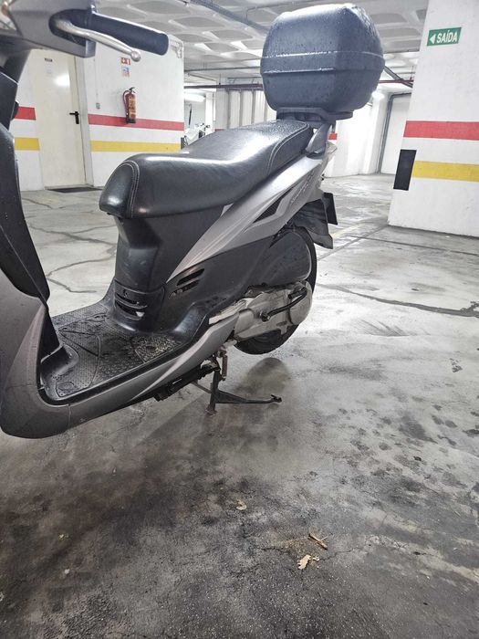 Scooter Sym Symphoni SR