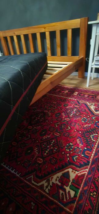 Sprzedam łóżko drewniane z materacem 160×200