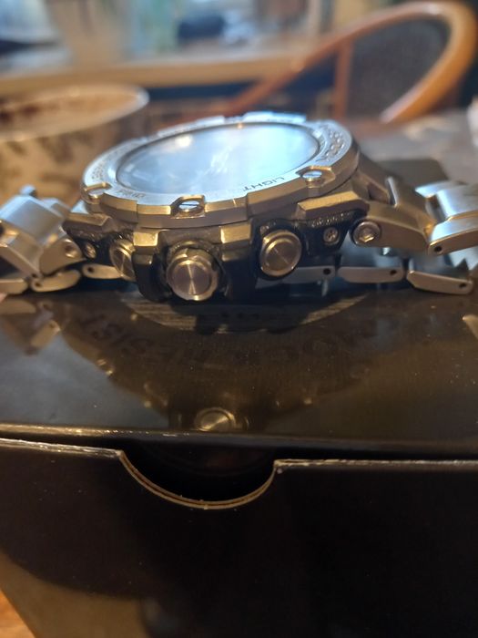 Casio g shock gst b100d