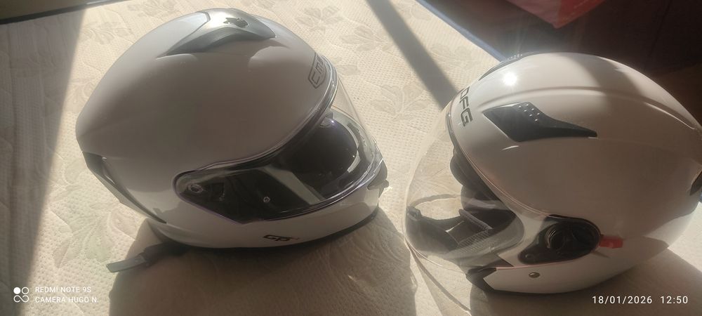 Vendo dois capacetes