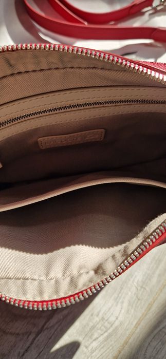 Ubrana 1 raz Piękna torebka Lacoste Square Crossover Bag bordowy