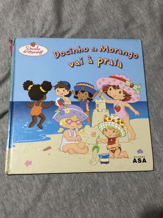Conjunto de livros da docinho de morango