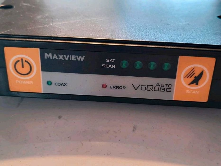 Antena satélite totalmente automática para campismo