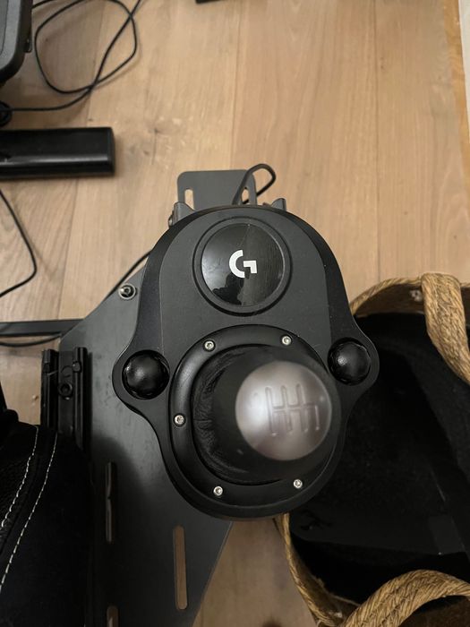 Комплект крісло playseat evolution black + кермо logitech g923