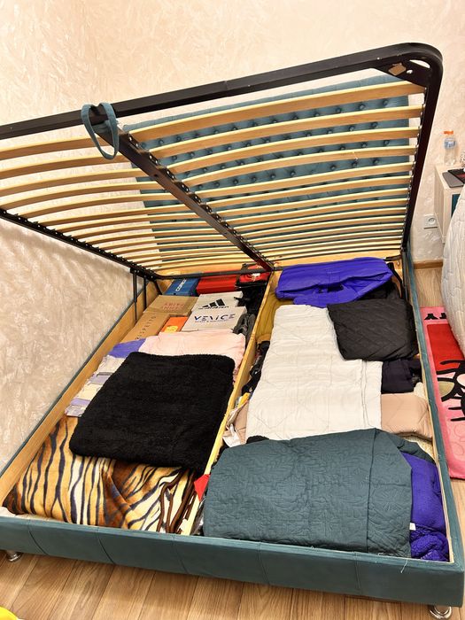 кровать стьобана в спальню