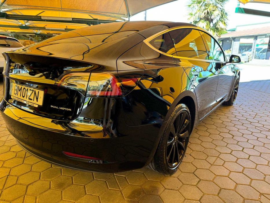 Tesla Model 3 Long-Range Dual Motor AWD