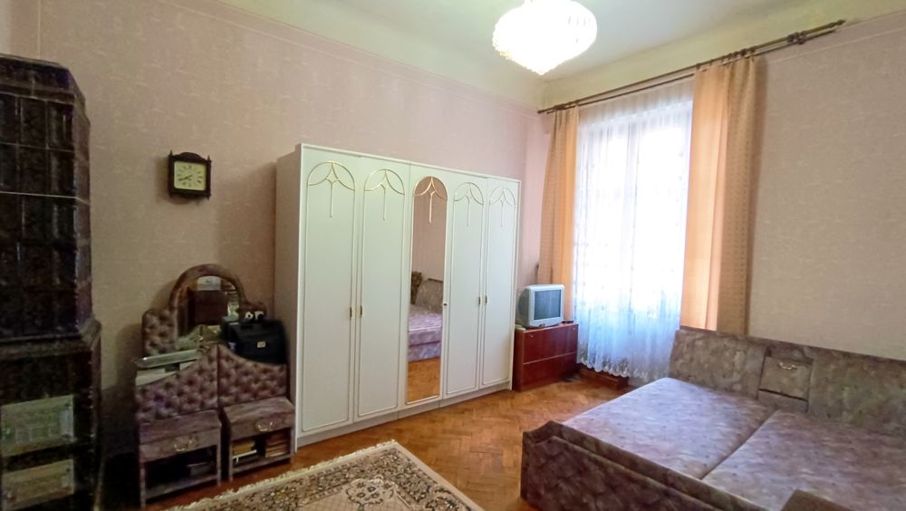 Продається 4 км квартира ( 132,3м.) навпроти облдержадміністрації