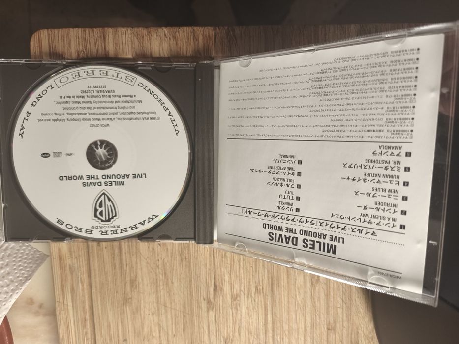 CD Miles Davis  live around the world. Ed japonesa