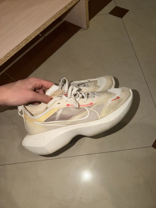 Кроссовки Nike женские