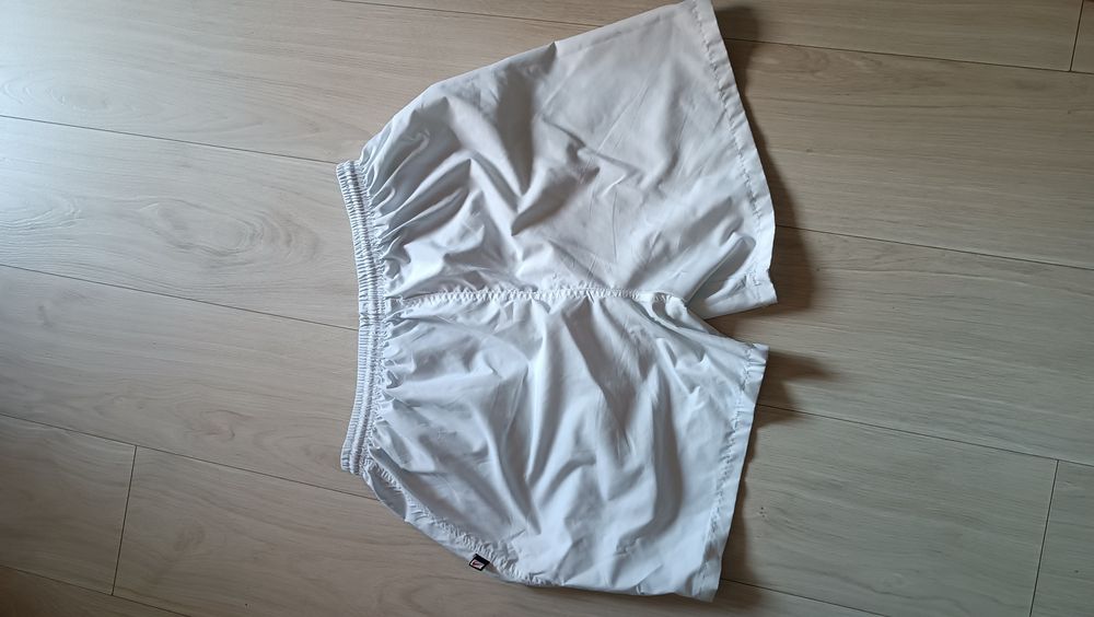 Продам фирменные шорты Nike.