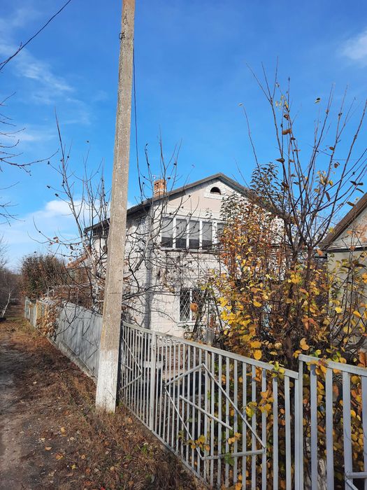 Продам  дачу. Заміський  будинок