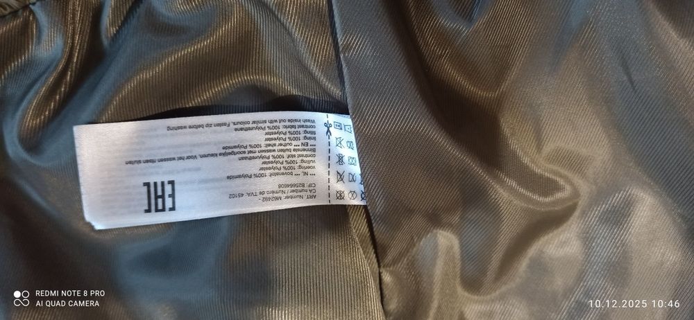 Куртка жіноча світло зеленого кольору 44-46розміру.