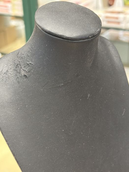 Popiersie ekspozycyjne do biżuterii