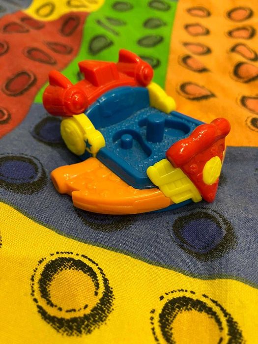 SuperThings _ Super Zings. Pojazdy, kryjówki.