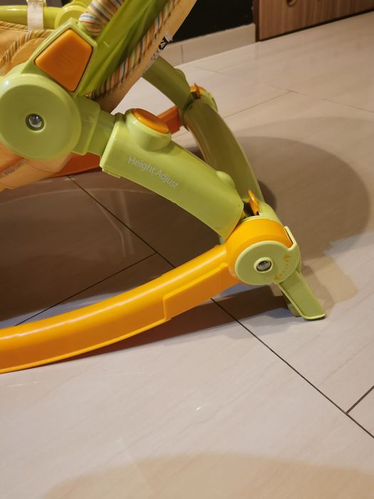 Bujaczek krzesełko do karmienia fisher price