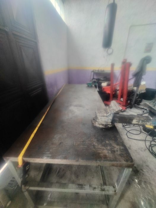 Mesa de trabalho reforçada