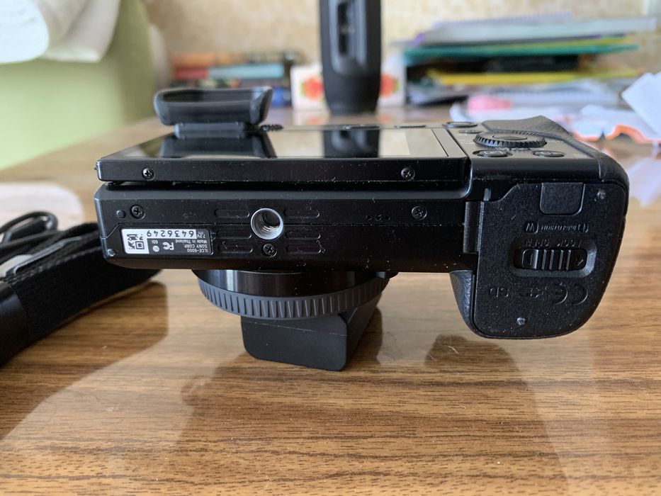 Sony A6000(body, стан близький до нового,пробіг-1555 ),або + kit
