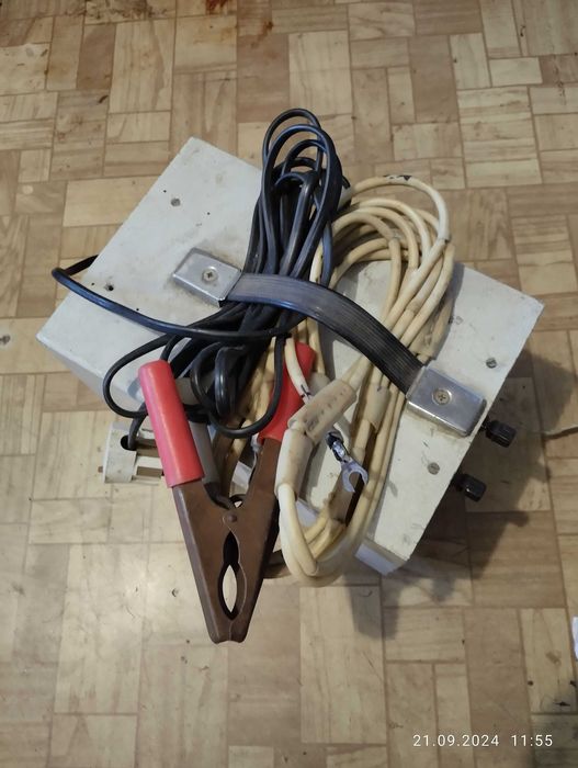 зарядное устройство .лабораторный блок питания