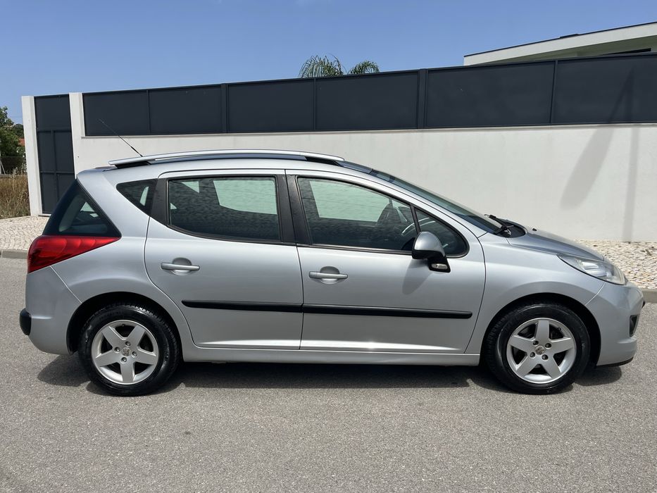 Peugeot 207 ano 2010