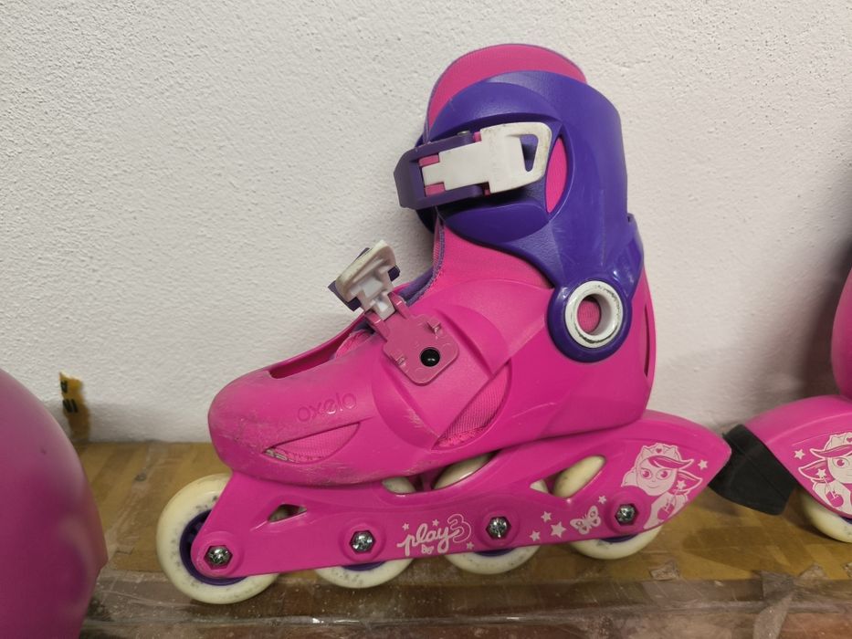 Patins e capacete para criança