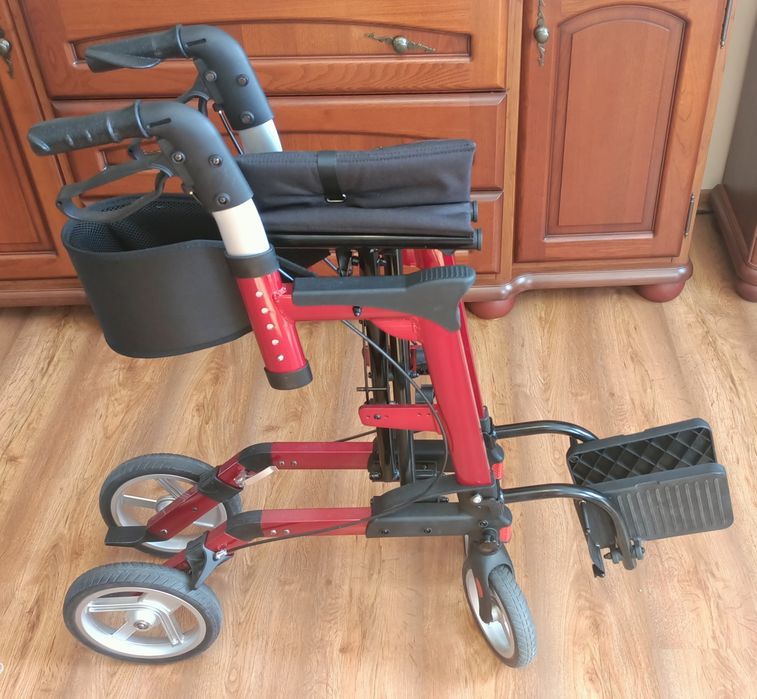 Balkonik chodzik dla starszej osoby składany