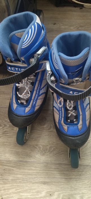 Дитячі ролікові коньки і скейт