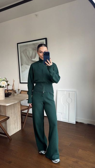 Костюм з двома замками,замочками,вязаний,з палацо,кардиганом на замку,