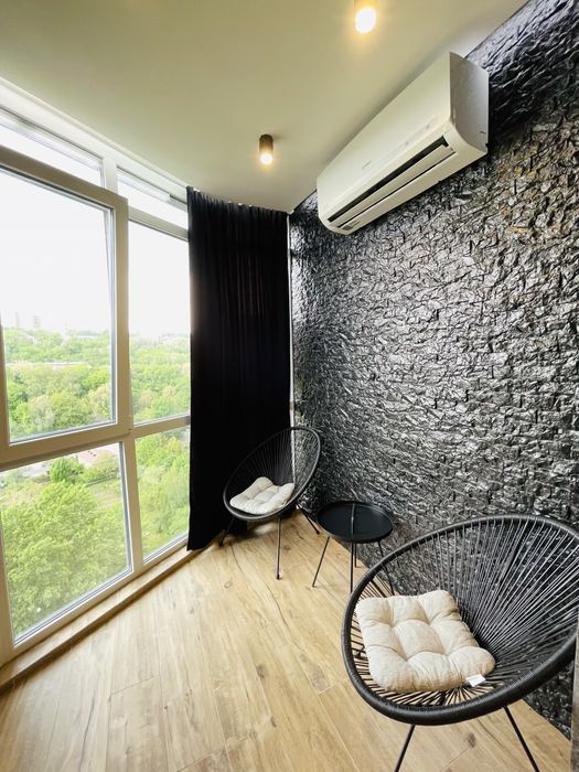 Подобово з РЕЗЕРВНИМ ЖИВЛЕННЯМ 2к -  LUX з джакузі в ЖК Рівер Парк