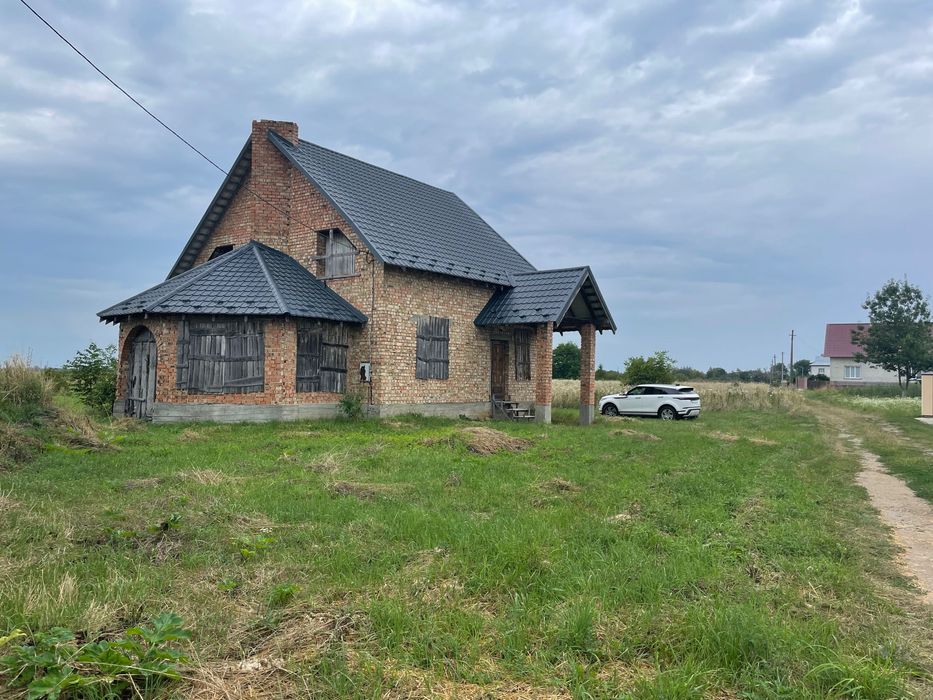 Сучасний високоякісний будинок с. Перерісль