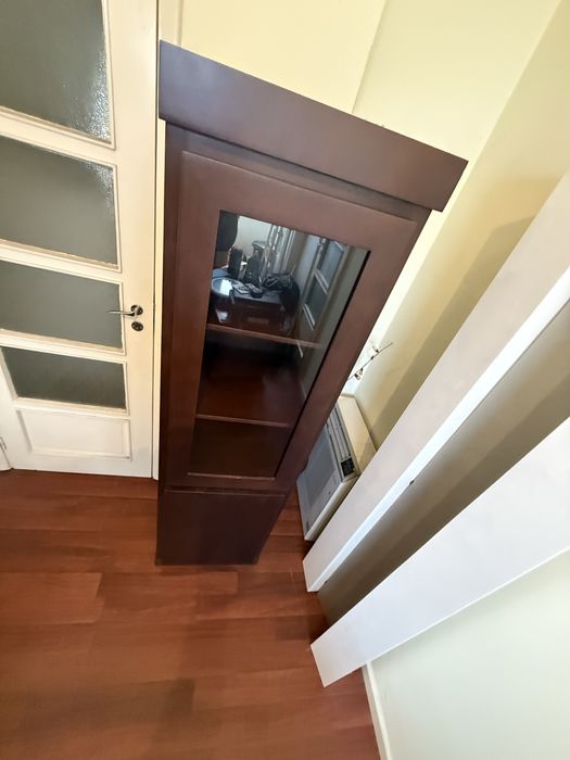 Cristaleira cor castanha