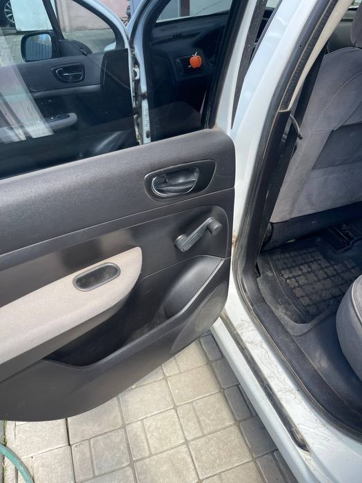 Продам Пежо 307 2.0HDI