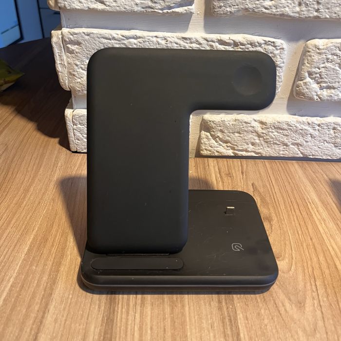 Продам зарядний пристрій для iphone та навушників airpods