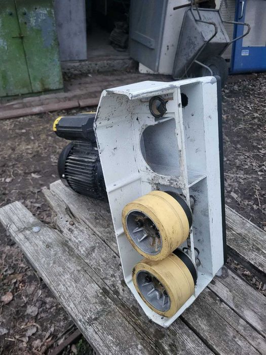 Автоподавач для фрезерних, фугувальних 3(2) роліка, автоподатчик