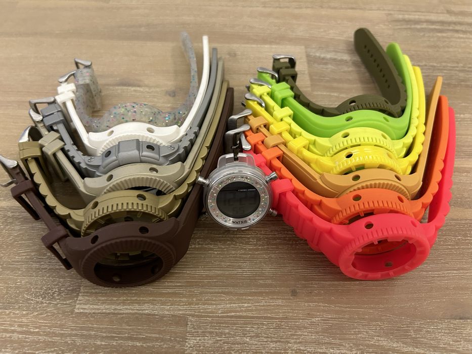 Relogio Watx and Co + 13 braceletes