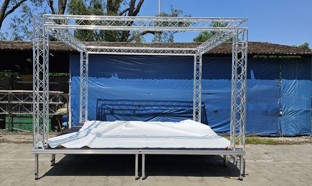 Scena z zadaszeniem 4x4m