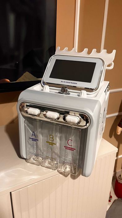 NOWY  Kombajn kosmetyczny 6w1 - urządzenie do oczyszczania wodorowego