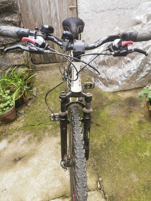 Bicicleta de estrada com mudanças