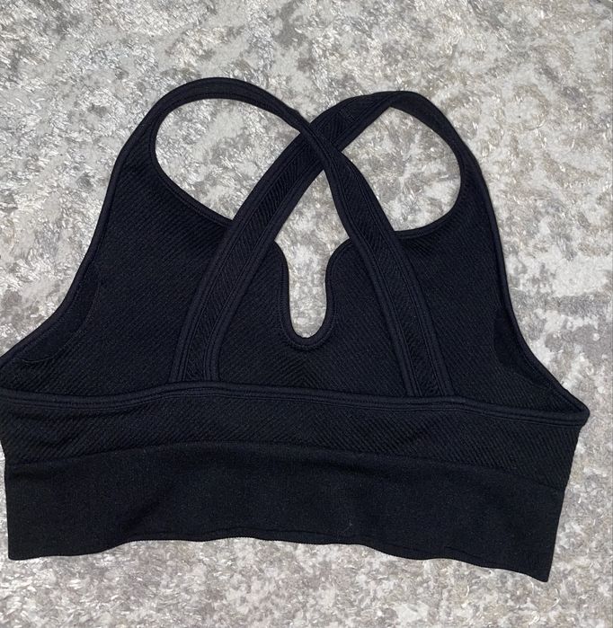 Спортивный топ на большую грудь