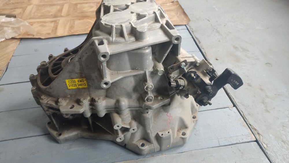 Коробка передач  МКПП 4WD 3102034010 С200 Ssang Yong  Korando