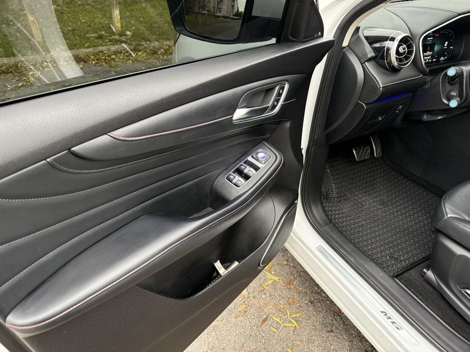 MG EHS 2021 plugin hybrid