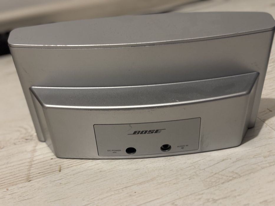 Stacja dokujaca Bose+ipad 4gb