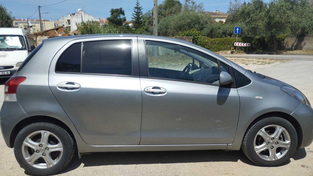 Vendo Toyota Yaris com poucos KM (gasóleo)