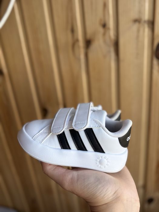 Кросівки adidas дитячі
