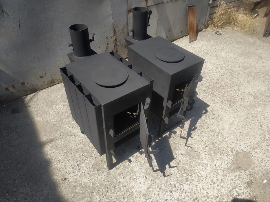 Буржуйка , печка .