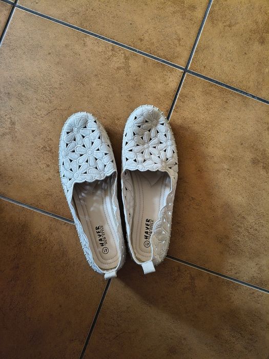 Buty mokasyny 41 kremowe