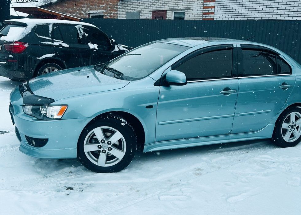 Mitsubishi lancer EX (GLS)