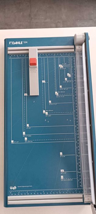 Guilhotina DAHLE  A3