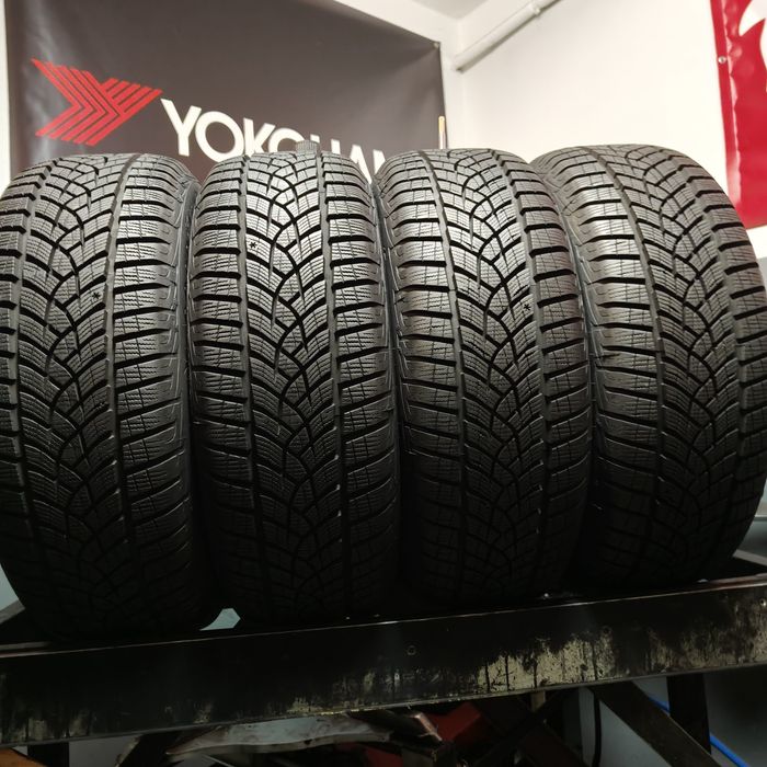 215/60/16 XL Sprzedam komplet opon zimowych Goodyear
