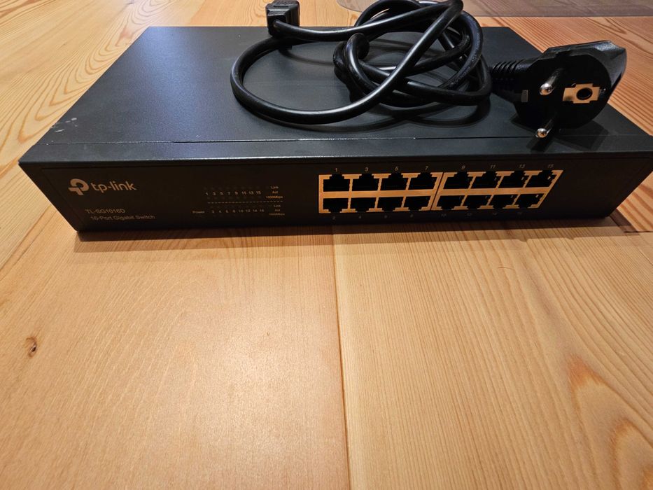 Vendo Switch TP-link 16 portas TL-SG1016D